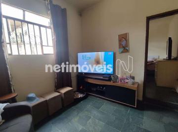 Casa · 292m² · 2 Quartos · 4 Vagas · Terreno de 360 m²;, com ótima área para construção ou ampliação.