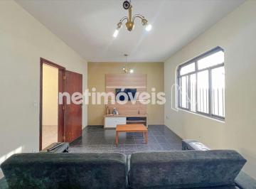 Sala de TV · Casa de 4 Quartos com Piscina, Espaço Gourmet e Loja Comercial no Planalto