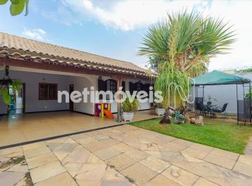 Casa · 258m² · 3 Quartos · 4 Vagas · Casa de 03 quartos à venda no Santa Amélia!