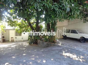 Casa · 163m² · 6 Quartos · 6 Vagas · O terreno possui 03 moradias e um cômodo comercial