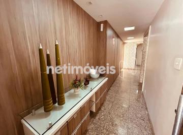 Apartamento · 172m² · 3 Quartos · 2 Vagas · Área Privativa no castelo