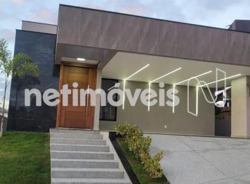 Casa · 402m² · 4 Quartos · 4 Vagas · Casa moderna alto padrão espaçosa no Condomínio Villas Park 1, em Vespasiano, Minas Gerais.