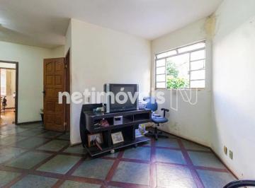 Casa · 179m² · 5 Quartos · 2 Vagas · Casa em excelente localização no Lourdes, próximo ao comércio e linhas de ônibus.