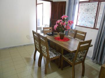 Casa · 242m² · 3 Quartos · 7 Vagas · Casa com Duas Moradias à Venda – Oportunidade Ideal para Investidores!