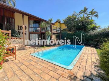 Casa · 1000m² · 4 Quartos · 2 Vagas · Maravilhosa casa no Trevo, 4 quartos, 3 suítes, piscina, projeto de arquitetura arrojado de madeira.