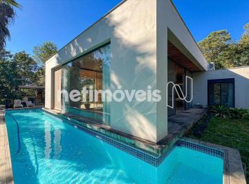 Piscina · Casa Linear com Projeto Assinado, 4 Suítes e Área Gourmet, antes de Macacos, Nov