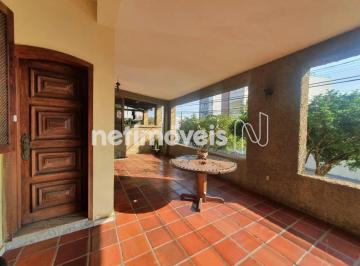 Casa · 231m² · 4 Quartos · 3 Vagas · Casa à venda no Indaiá – 4 Quartos com excelente localização!
