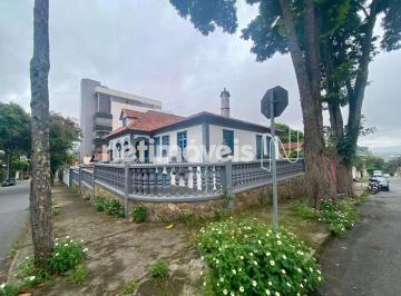 Casa · 447m² · 3 Quartos · 10 Vagas · Casa com 3 quartos sendo os 3 suítes - No Santa Rosa com 10 vagas de garagem