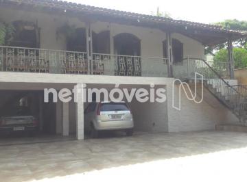 Casa · 235m² · 3 Quartos · 2 Vagas · Casa com 3 Quartos à Venda com Amplo Espaço!!
