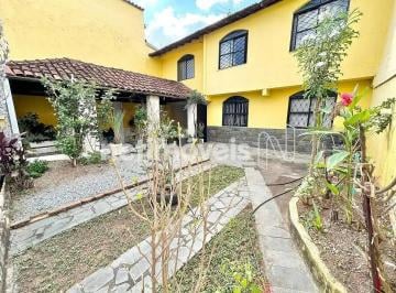 Casa · 147m² · 3 Quartos · 3 Vagas · Casa à Venda no Serrano – 3 Quartos, Suíte e Jardim!