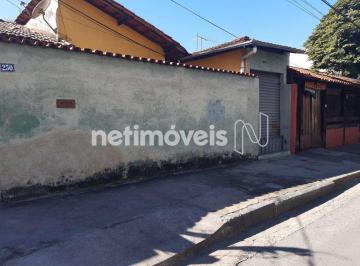 Casa · 200m² · 3 Quartos · Excelente Oportunidade: Casa Geminada em Localização Privilegiada