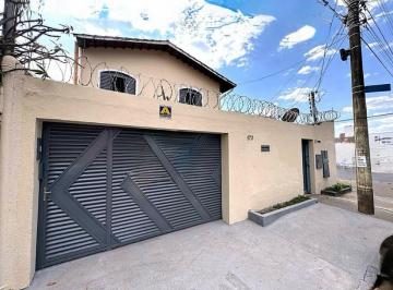 Foto · Sobrado para locação no Setor Coimbra, Goiânia-GO: 4 quartos, 1 suíte, 2 salas, 3 banheiros, 2 vagas