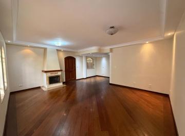 c097b3d4-a663-48c7-8e85-07ed7bc31936 · Agradável casa para locação em Sumaré com 4 quartos, sendo 2 suítes, 224m²