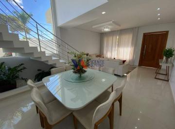 Casa · 302m² · 4 Quartos · 4 Vagas · Casa à venda no Condomínio Ouro Verde, em Betim.