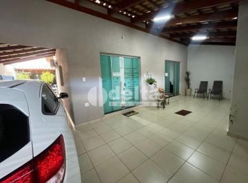 NULL · Casa residencial disponível para locação no bairro Martins em Uberlândia-MG