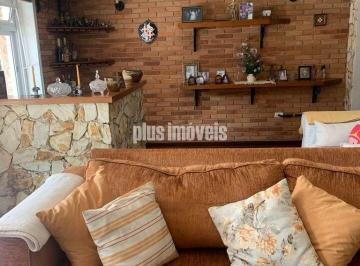 Casa · 500m² · 4 Quartos · 8 Vagas · Casa térrea Alto Padrão com 500 mts de área útil, 4 dormitórios, 2 suítes, 8 vagas.