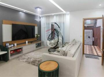 Casa · 235m² · 3 Quartos · 6 Vagas · Casa à venda com 235m², 3 quartos e 6 vagas