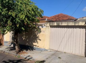 Casa · 203m² · 3 Quartos · 6 Vagas · Casa Padrão em Araraquara