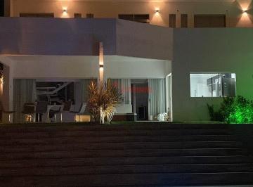 Casa · 700m² · 4 Quartos · 4 Vagas · Casa 4 quartos 3 suítes em Busca Vida - Camaçari - Ba
