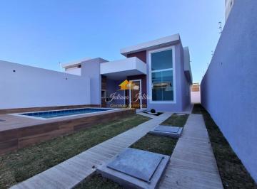 Foto 01 · CASA LINEAR COM 3 QUARTOS SENDO 1 SUÍTE A VENDA NO BAIRRO VILLAGE EM RIO DAS OSTRAS RJ