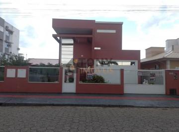 Casa · 257m² · 3 Quartos · 2 Vagas · CASA INCRIVEL COM 3 QUARTOS NA PRAIA DE FORA