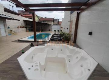 Casa · 200m² · 3 Quartos · 4 Vagas · Excelente casa com piscina, jacuzzi, 3 dorm. 4 vagas -ACEITA PERMUTA