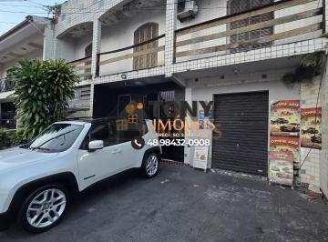 Casa · 327m² · 3 Quartos · 2 Vagas · Casa casa comercial à venda no bairro Bela Vista - São José - SC.