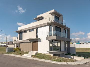 Casa · 300m² · 3 Quartos · CASA EM CONDOMÍNIO CLUBE DE ALTO PADRÃO COM 3 SUÍTES