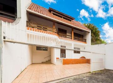 Casa · 223m² · 3 Quartos · 7 Vagas · Casa à venda - em Guabirotuba