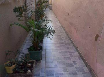 Casa · 121m² · 3 Quartos · Jardim América- Casa, Sala Ampla, 3Qtos, 2 Bnnhs, Varanda e Terraço