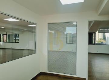 Comercial · 212m² · 3 Vagas · Conjunto Comercial Reformado com 212 m², 3 Vagas, Próximo às Principais Avenidas