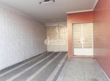 Photo 1 · Casa comercial disponível para locação no bairro Centro em Uberlândia-MG