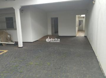 Comercial · 400m² · 5 Quartos · 4 Vagas · Casa comercial com 4 quartos sendo 3 suítes disponível para locação e venda no bairro Brasil em Uber