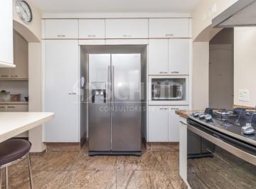 Apartamento · 273m² · 4 Quartos · 3 Vagas · Apartamento á Venda no Campo Belo com 273m², 4 quartos sendo 2 suítes, 3 vagas.