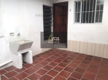 Casa · 40m² · 2 Quartos · Casa de Fundos com 2 dormitórios para alugar no bairro Cajuru em Curitiba/PR