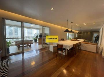Apartamento · 156m² · 3 Quartos · 3 Vagas · Apartamento alto padrão com 3 Suítes e 3 Vagas no Centro – Condomínio Club Completo