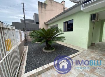 Casa · 96m² · 3 Quartos · 2 Vagas · CASA EM GASPAR 3 QUARTOS (1 SUÍTE), 2 VAGAS DE GARAGEM – BAIRRO BELA VISTA