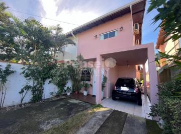 Casa · 102m² · 4 Quartos · Casa de 3 Dormitórios + Chalé Independente em Condomínio Familiar