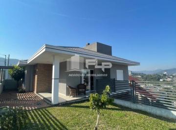 Casa · 202m² · 2 Vagas · CASA DE ESQUINA COM PISCINA E UMA LINDA VISTA