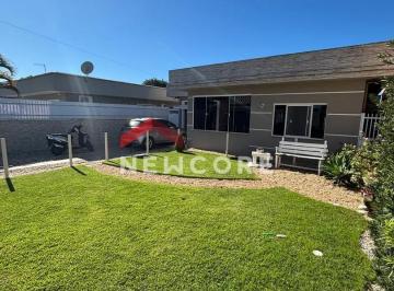 Casa · 117m² · 3 Quartos · 2 Vagas · Casa em  Rua:calixto Luiz Honório. - Centro - Penha/SC