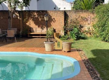 244442d17a3f9ec8d6ac19afb303f7fa2adbe832 · Casa à venda no Jardim Floresta | Rua tranquila | Amplo quintal | Piscina e área verde | Vila Albert