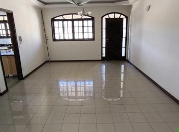 Foto 01 · Casa para locação em Bragança Paulista-SP, Residencial das Ilhas: 3 quartos, 2 suítes, sala ampla, 3