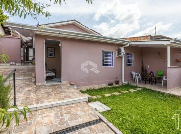 Casa · 139m² · 2 Quartos · 2 Vagas · Casa 2 dormitorios, 139m², sala de estar com lareira, cozinha planejada, patio, churrasqueira. À ven