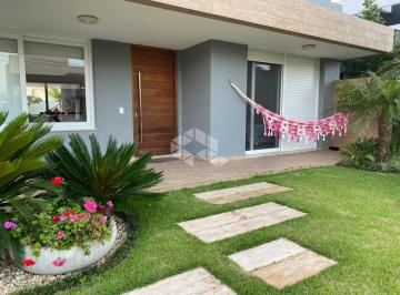 Casa · 190m² · 3 Quartos · 2 Vagas · Casa térrea 03quartos/dormitórios, 02vagas/box no condomínio Enseada!