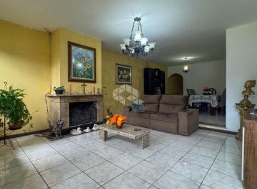 Casa · 140m² · 3 Quartos · 5 Vagas · Casa 3 quartos no Bairro Guarujá - Porto Alegre