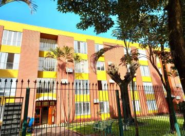 Apartamento · 72m² · 2 Quartos · Torrando Apartamento Térreo com 2 quartos, 1 suíte no Cond Farrapos