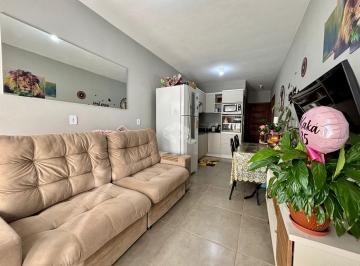 Casa · 44m² · 2 Quartos · 2 Vagas · GEMINADO DE ESQUINA COM 02 DORMITÓRIOS E PISCINA