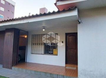 Casa · 208m² · 4 Quartos · 3 Vagas · Casa com 4 quartos com 1 suíte, com lareira na sala, garagem para 4 carros, churrasqueira e deposito