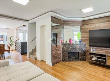 Casa · 210m² · 3 Quartos · 2 Vagas · Casa com três quartos no Jardim Sabará