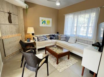 Apartamento · 115m² · 2 Quartos · 1 Vaga · Duplex a uma quadra do mar, com 02 dormitórios/ Suítes ambos com sacada, mobiliado, no Centro de Xan